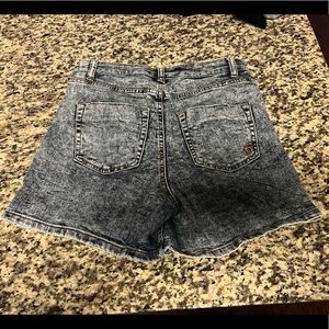 HIGH WAISTED ACID WASH SHORTS